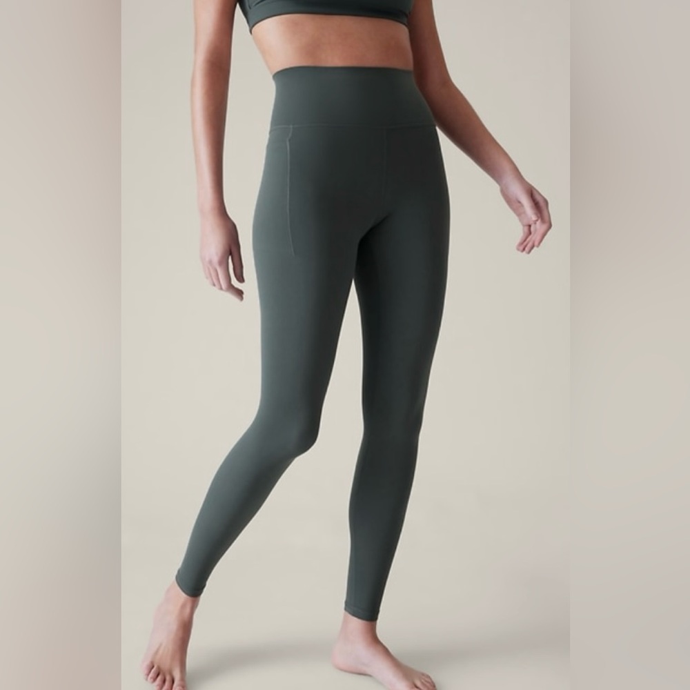 Athleta Transcend Stash Tight